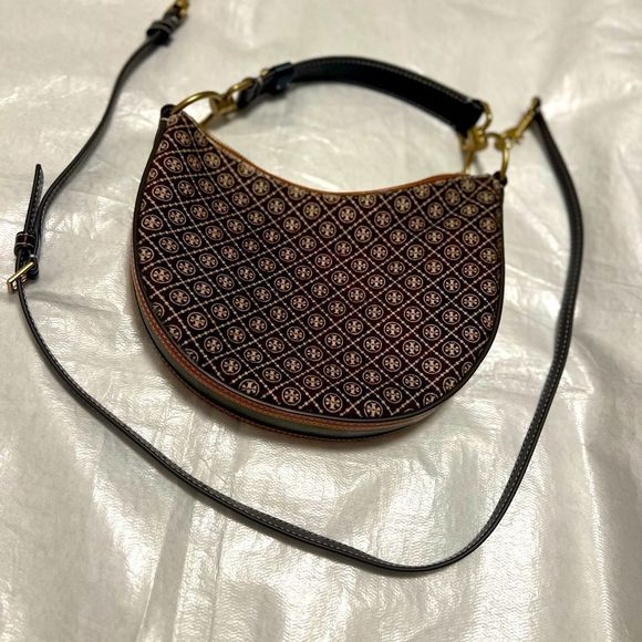 Tory Burch Tan and Gold Hobo Bag - Picture 4 of 16